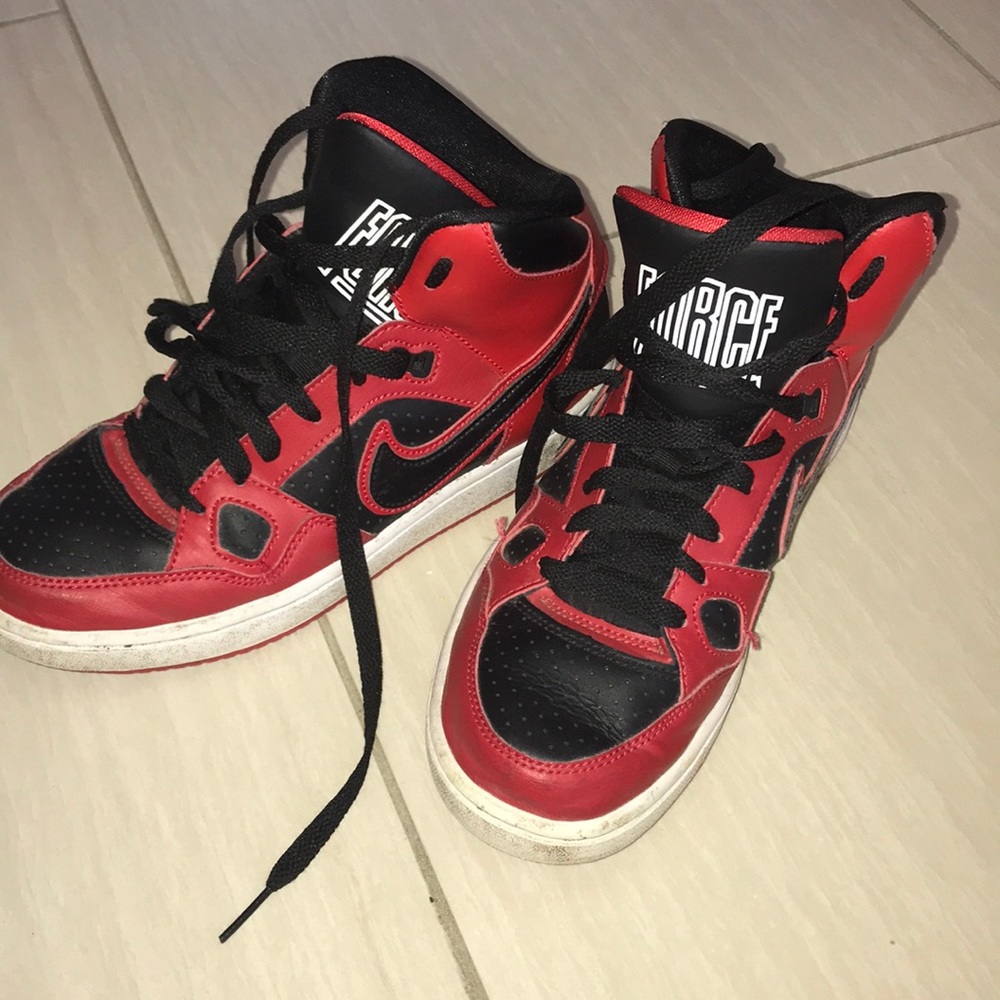 Nike hightop red and black basketball court